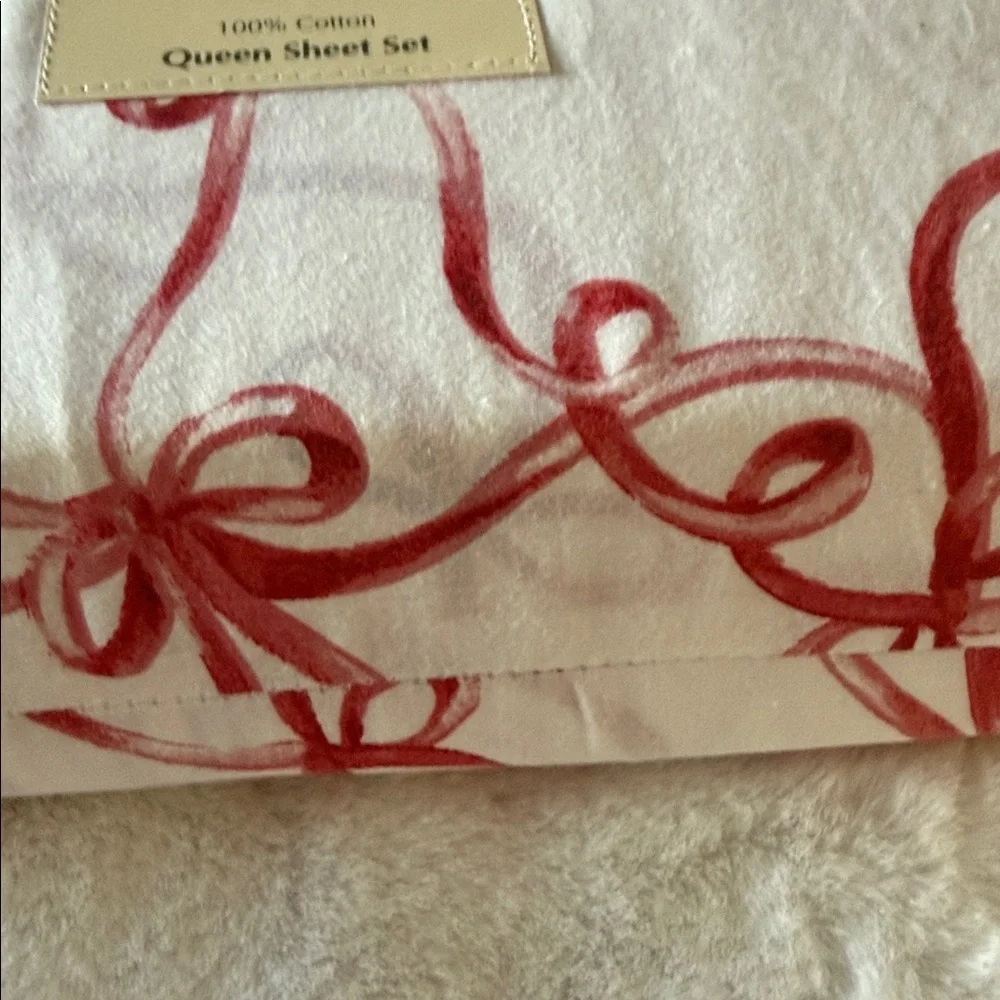 Ruby Ribbon Holiday Queen Sheet Set - Red and White